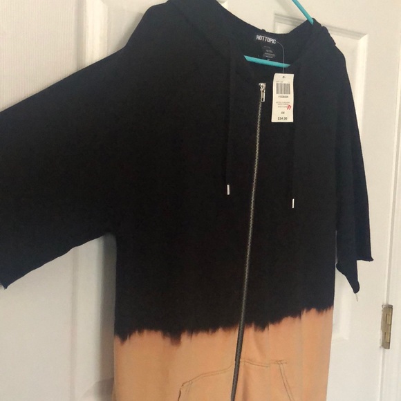 Zip up - Picture 3 of 3